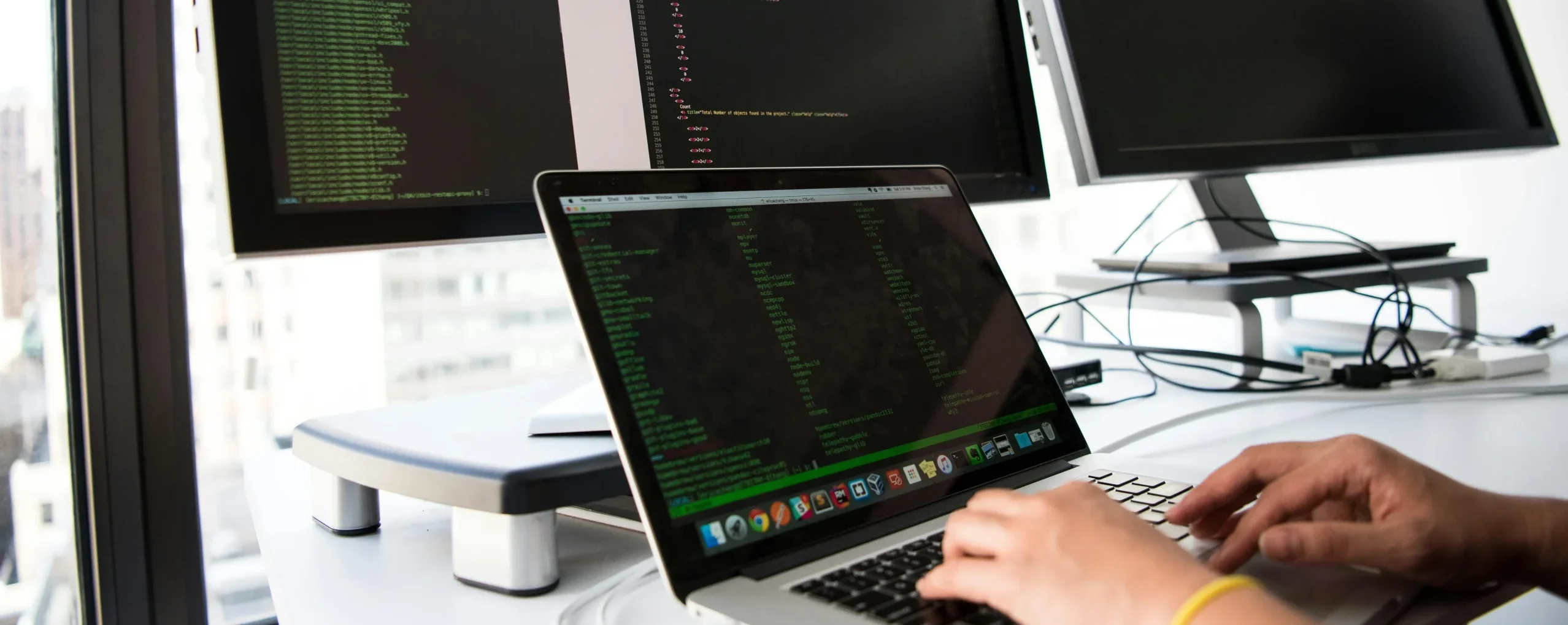 AI Chatbot interface responding to a user query about generating code.